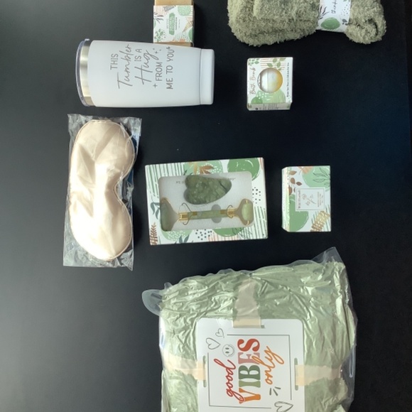 YOU ARE AWESOME Gift Box - Picture 3 of 8